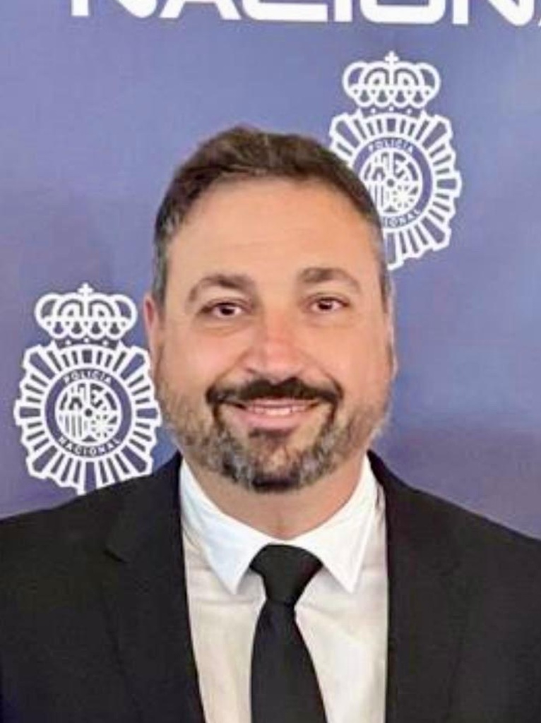 Miguel Á. Serra